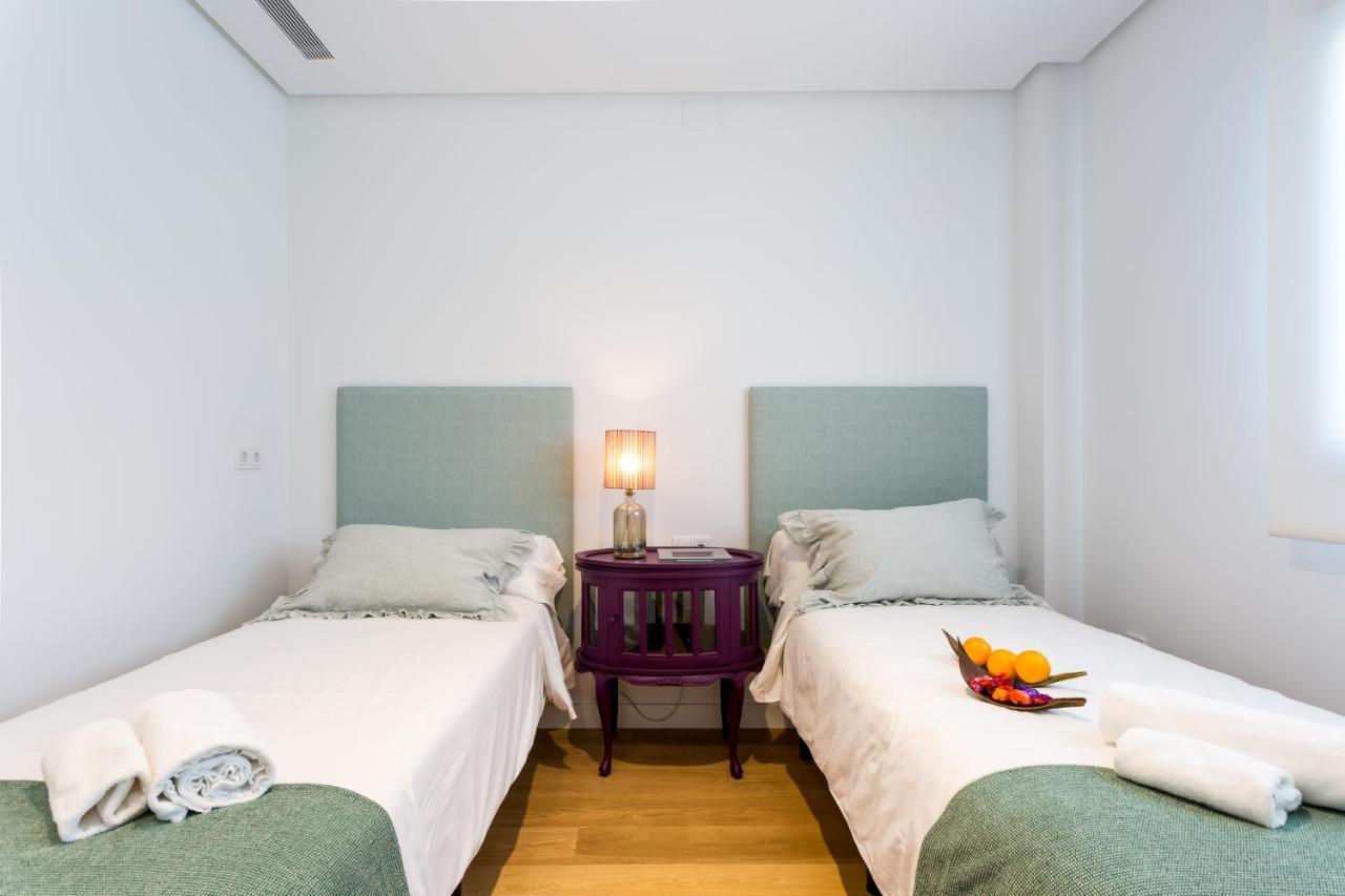 Apartamentos Rg Plaza De Espana Sevilha Exterior foto