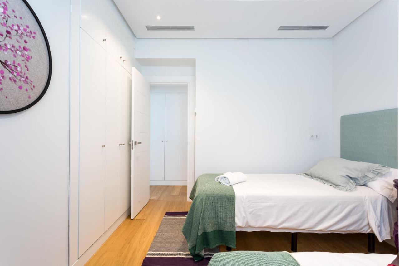 Apartamentos Rg Plaza De Espana Sevilha Exterior foto